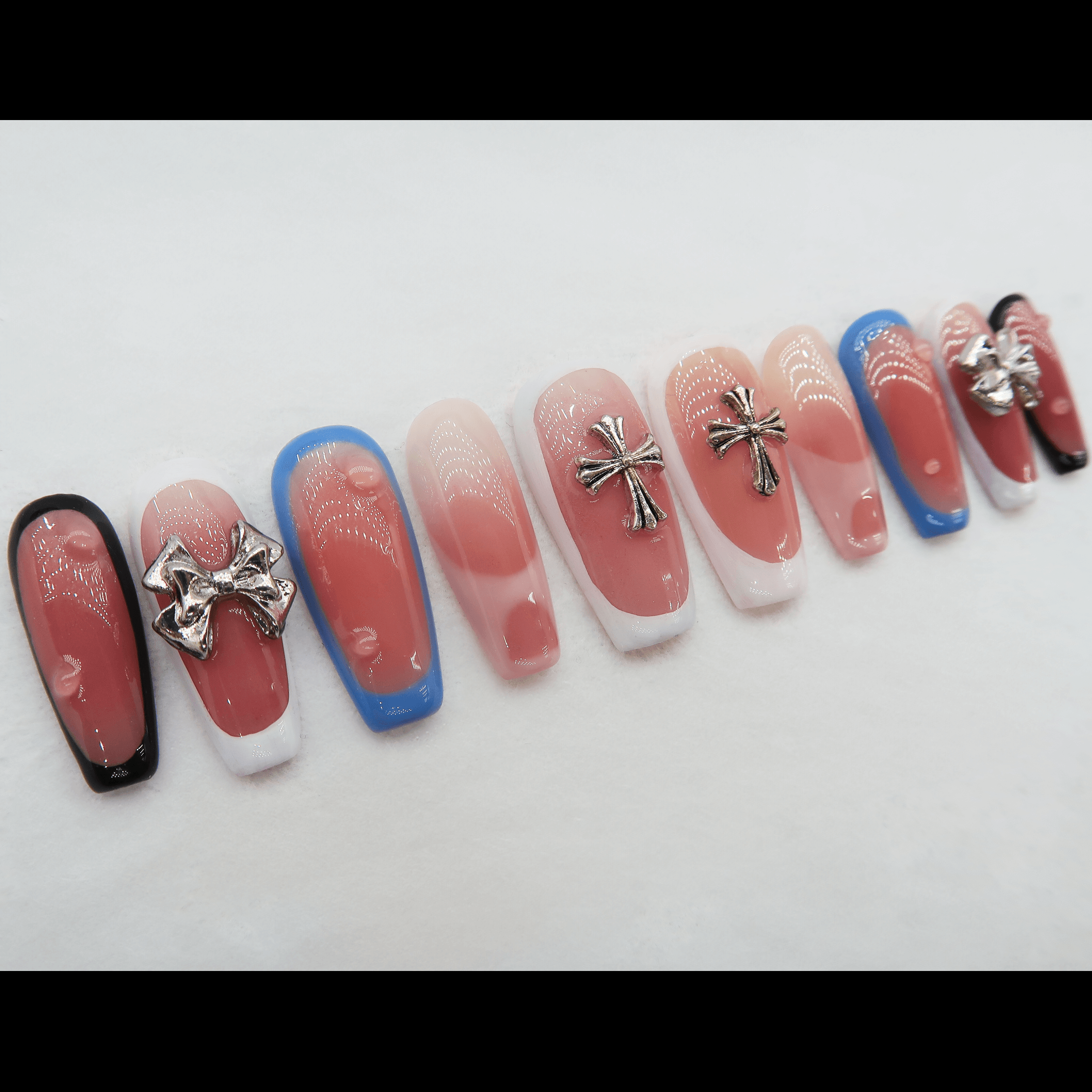 Scuti Luxury Nails